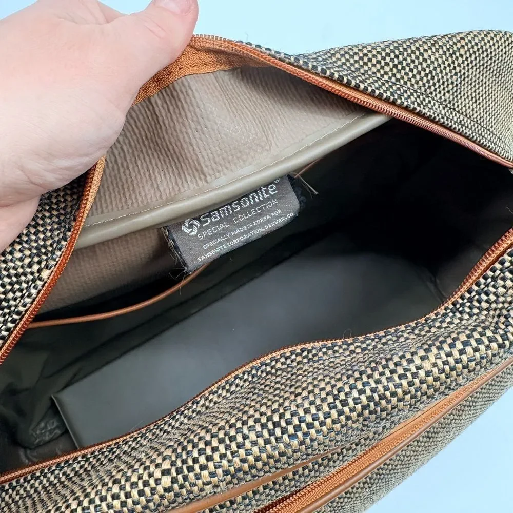Samsonite Shoulder Bag Briefcase Laptop Travel Tan Zip Closure Footed Carry On